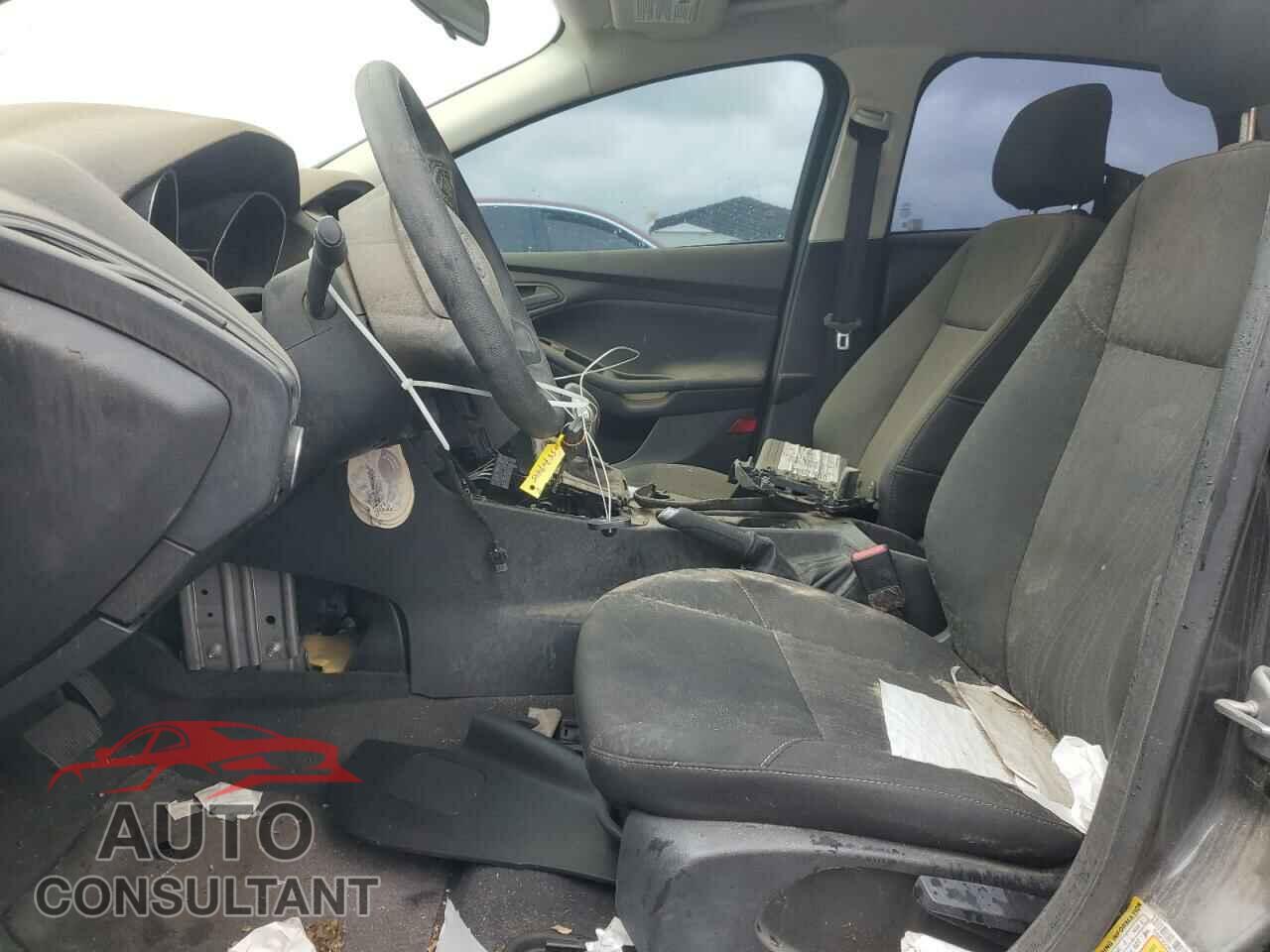 FORD FOCUS 2017 - 1FADP3E22HL219776