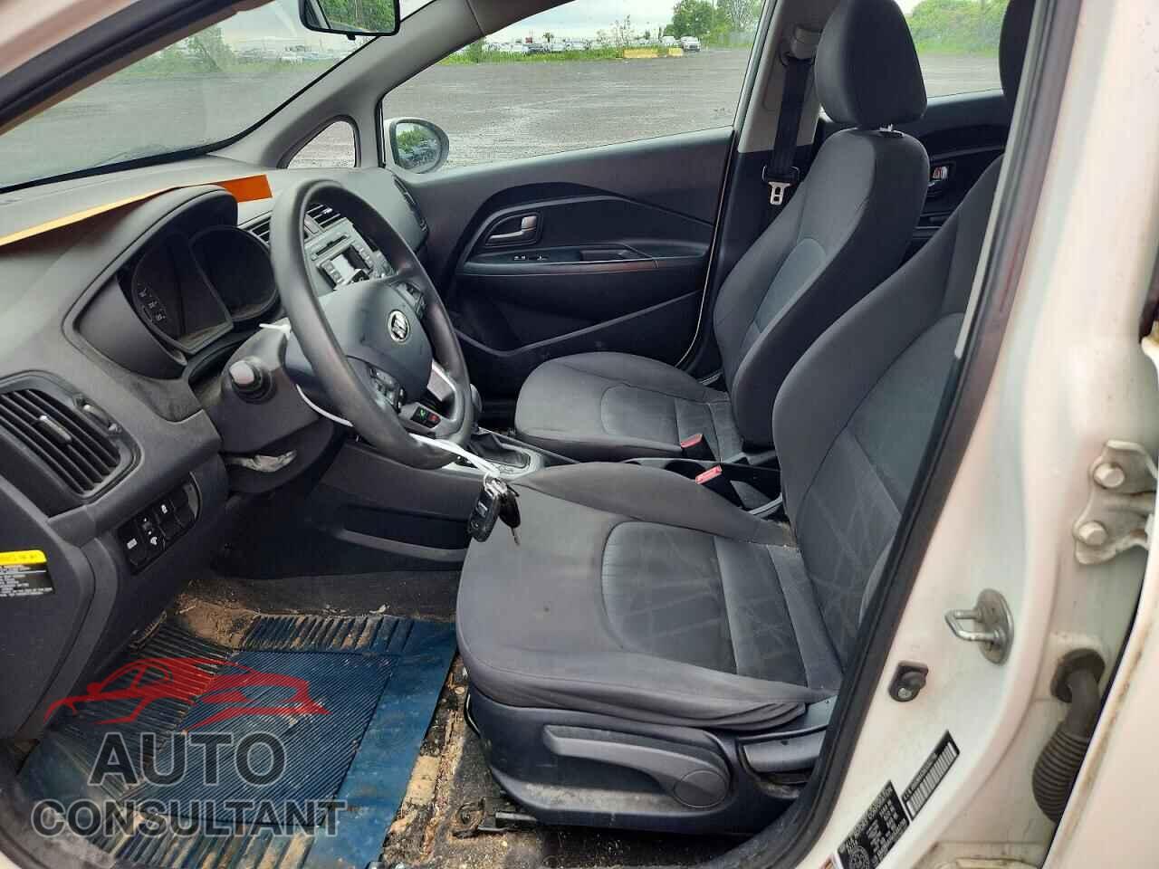 KIA RIO 2014 - KNADM4A36E6382798