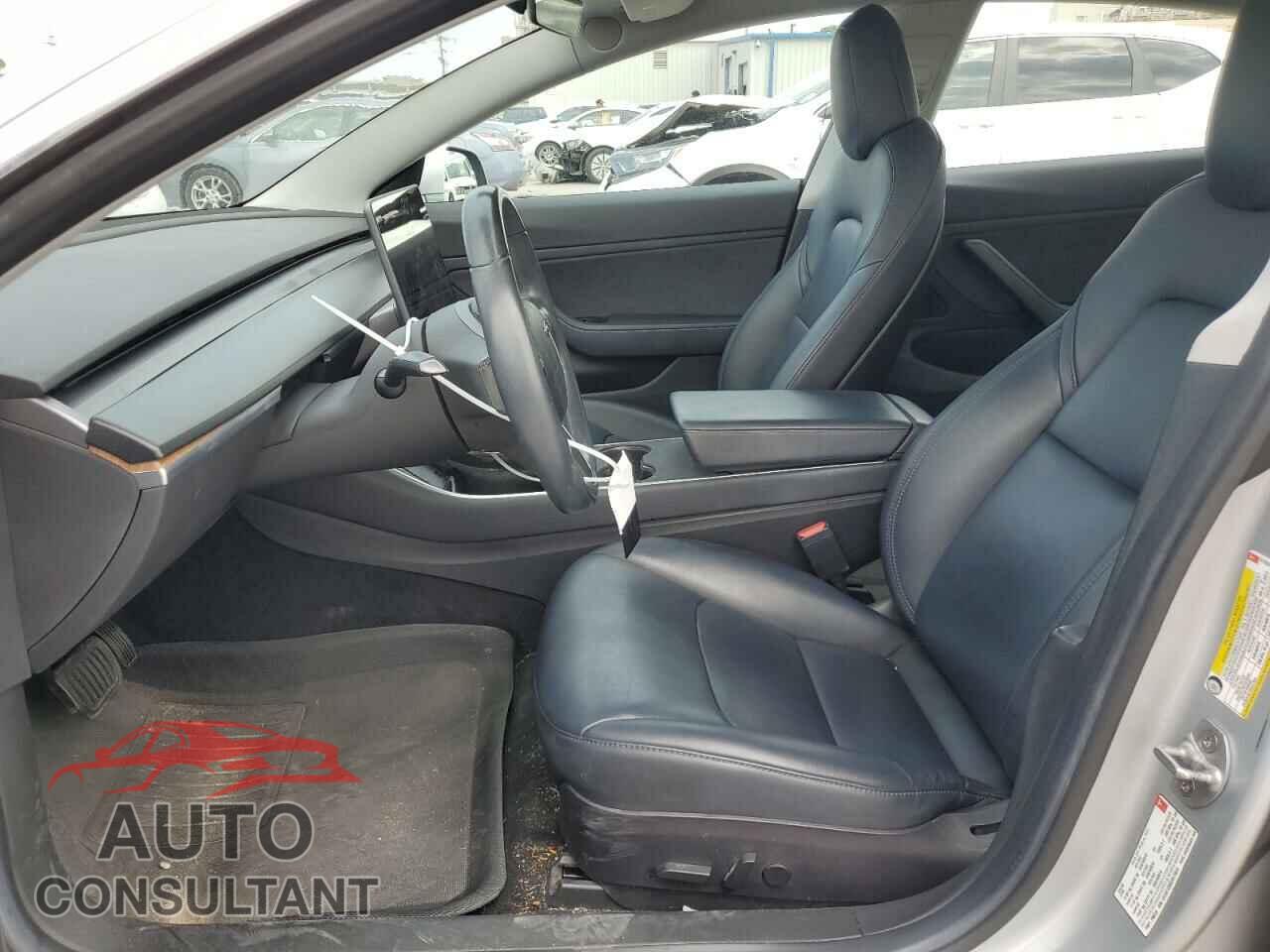 TESLA MODEL 3 2018 - 5YJ3E1EA9JF017923