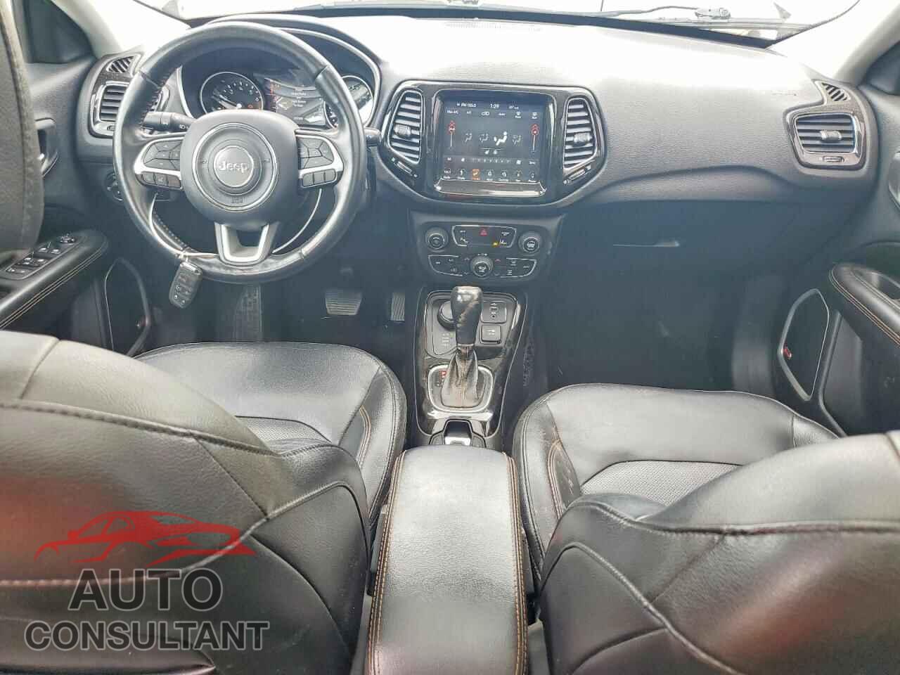 JEEP COMPASS 2018 - 3C4NJDCB4JT493368