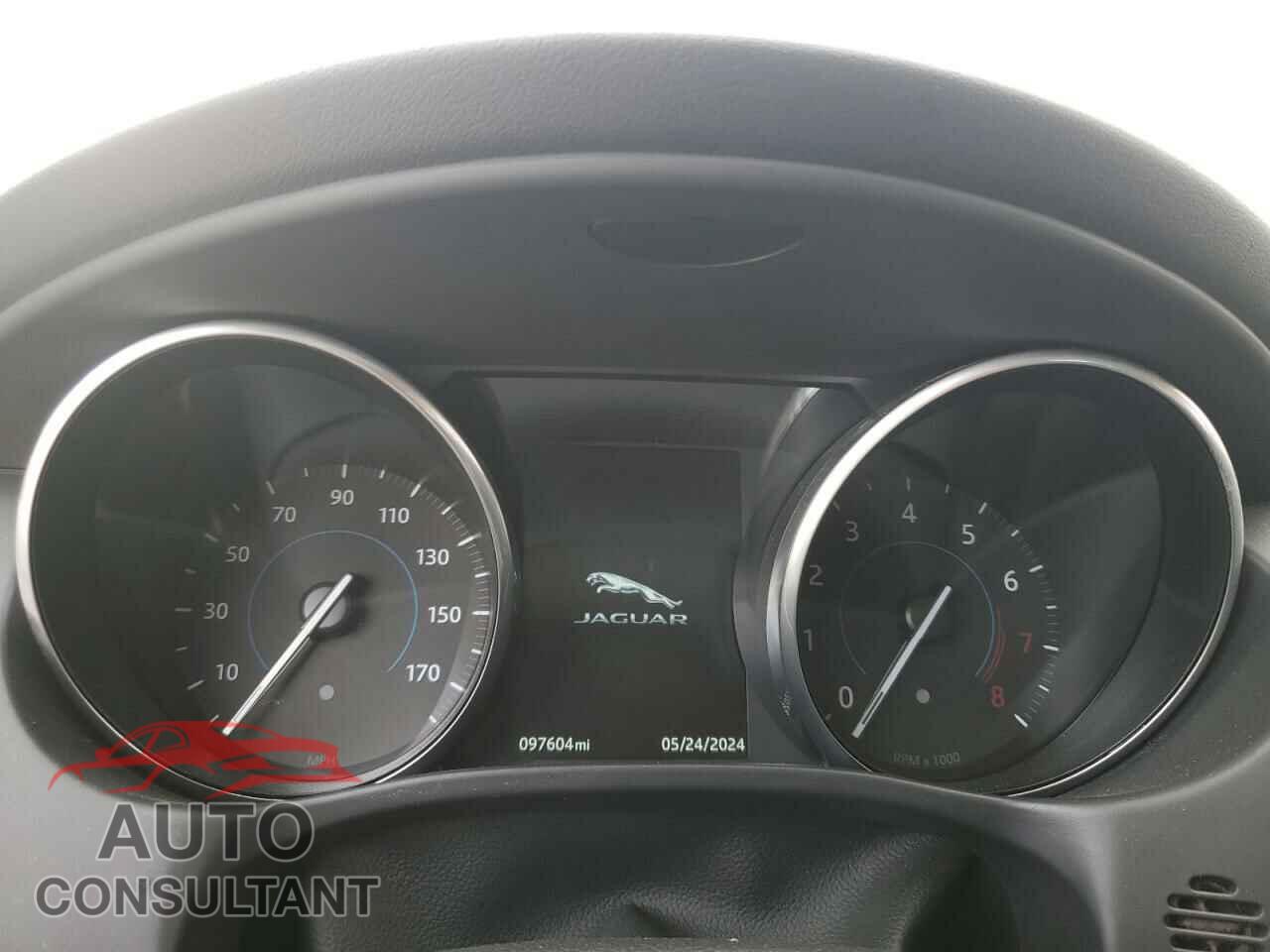 JAGUAR XE 2017 - SAJAR4BG8HA977308