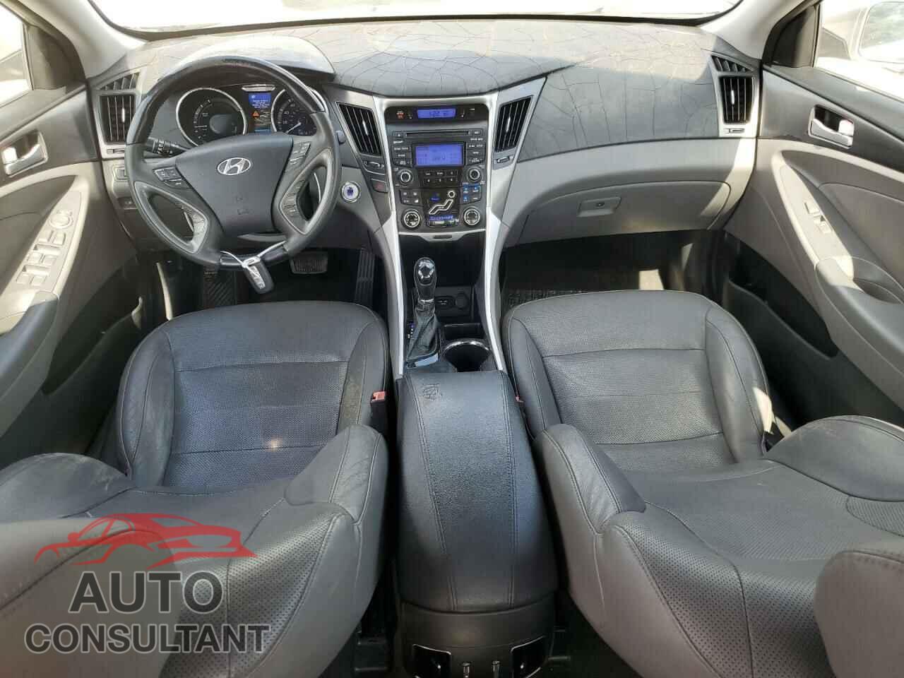 HYUNDAI SONATA 2012 - KMHEC4A49CA020540