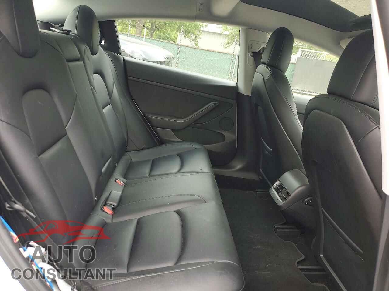 TESLA MODEL 3 2021 - 5YJ3E1EA4MF976277