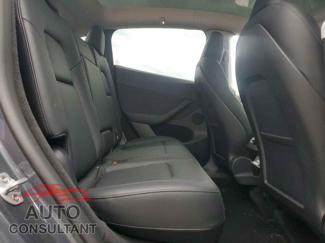 TESLA MODEL Y 2022 - 7SAYGDEE0NA018727