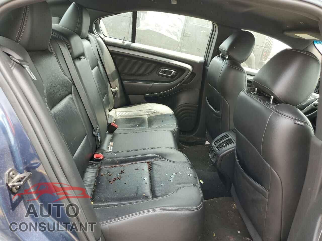FORD TAURUS 2018 - 1FAHP2E87JG107148