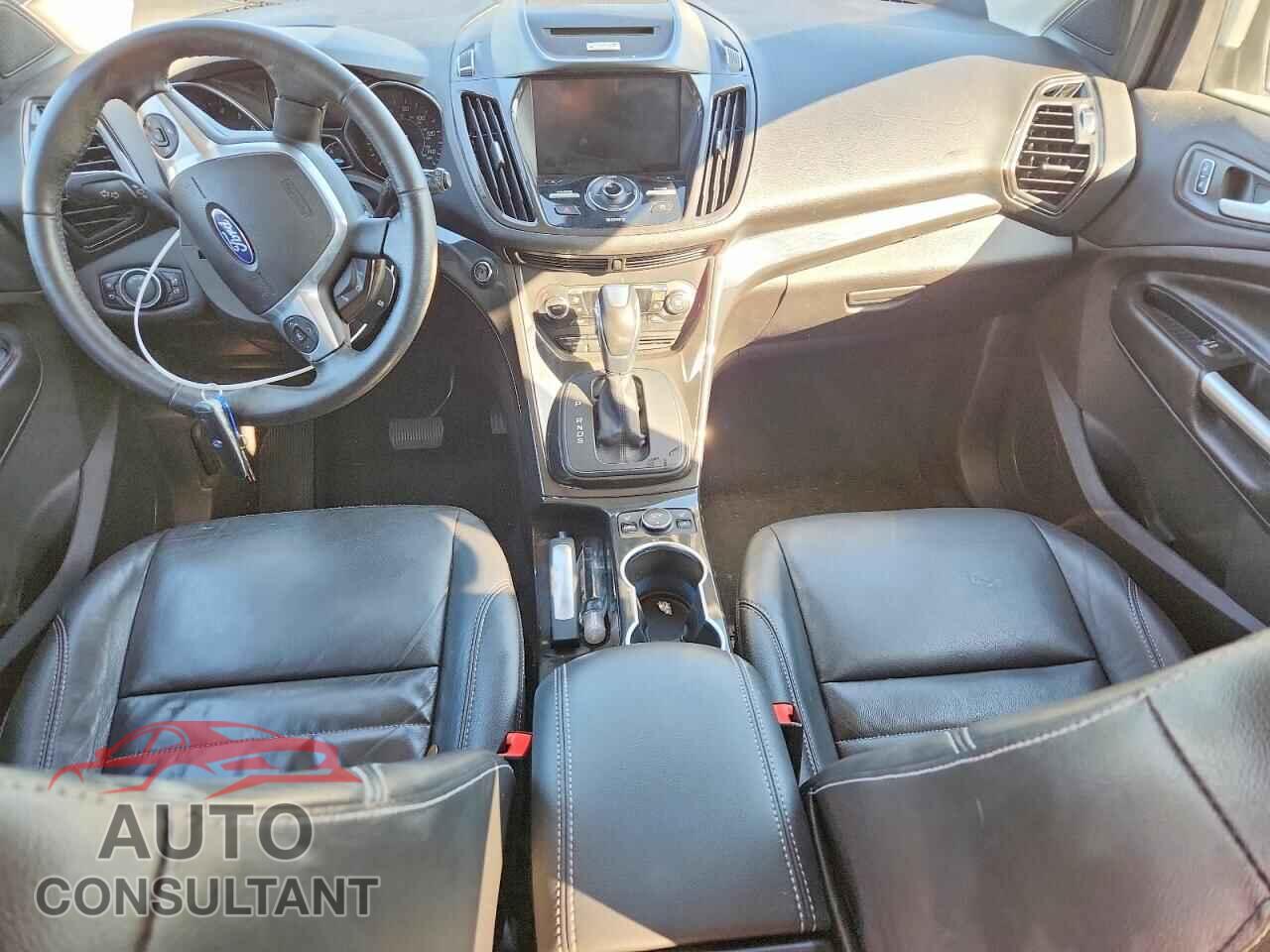 FORD ESCAPE 2016 - 1FMCU9J97GUA48693