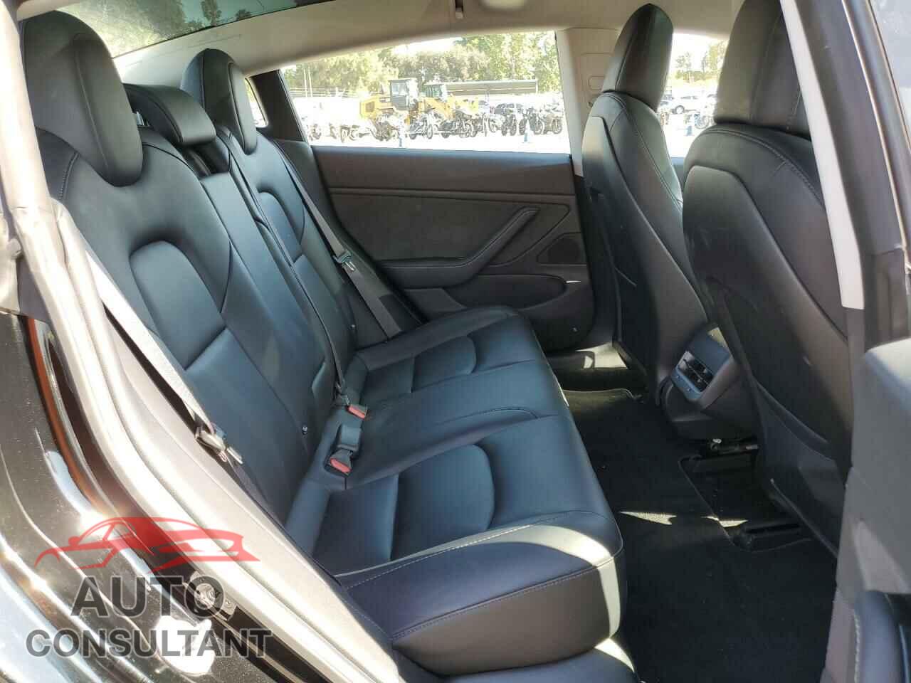 TESLA MODEL 3 2018 - 5YJ3E1EA0JF043343