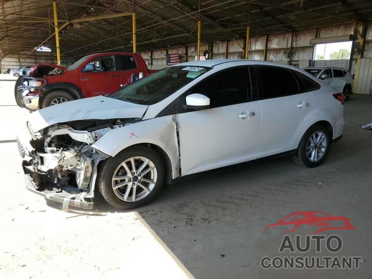 FORD FOCUS 2018 - 1FADP3F2XJL201515