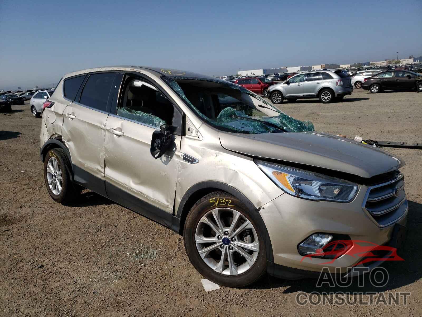 FORD ESCAPE 2017 - 1FMCU0GD4HUB89701