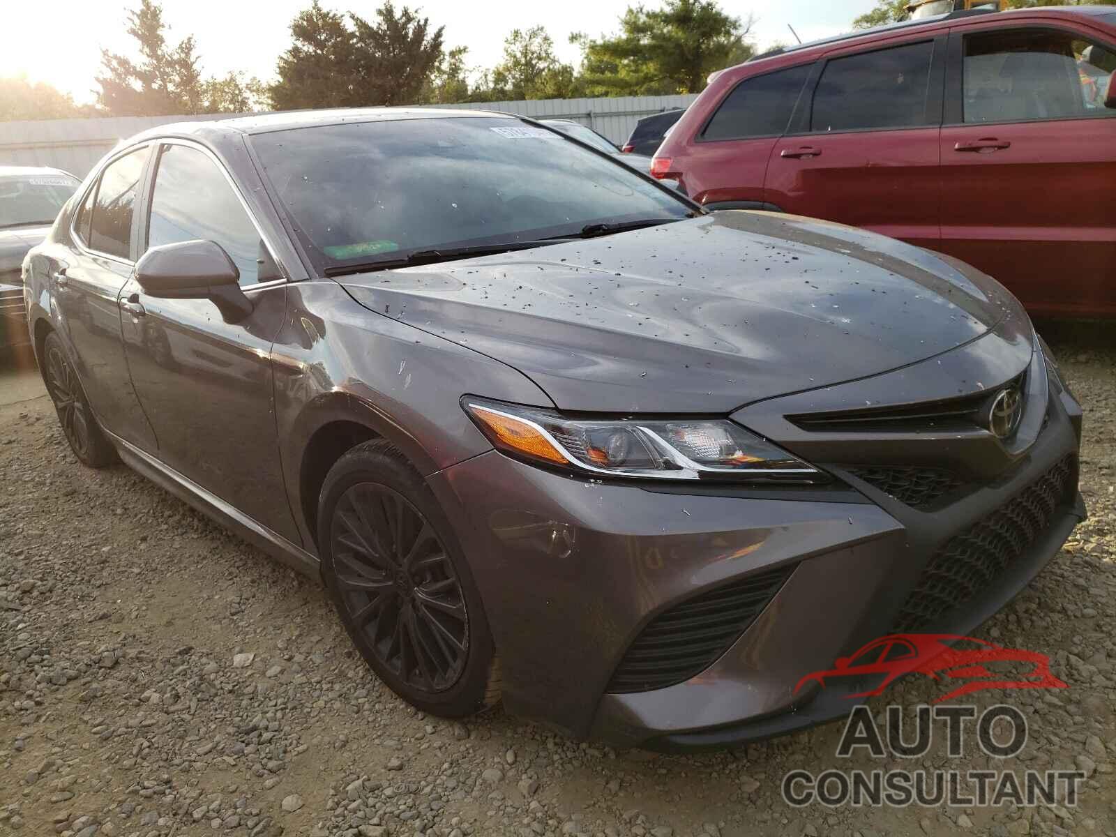 TOYOTA CAMRY 2018 - 4T1B11HK6JU128685