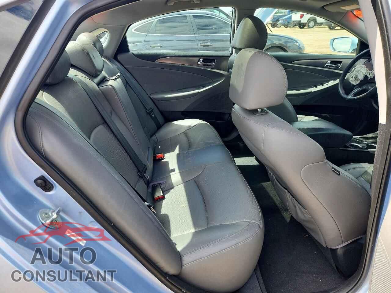 HYUNDAI SONATA 2013 - KMHEC4A44DA068710