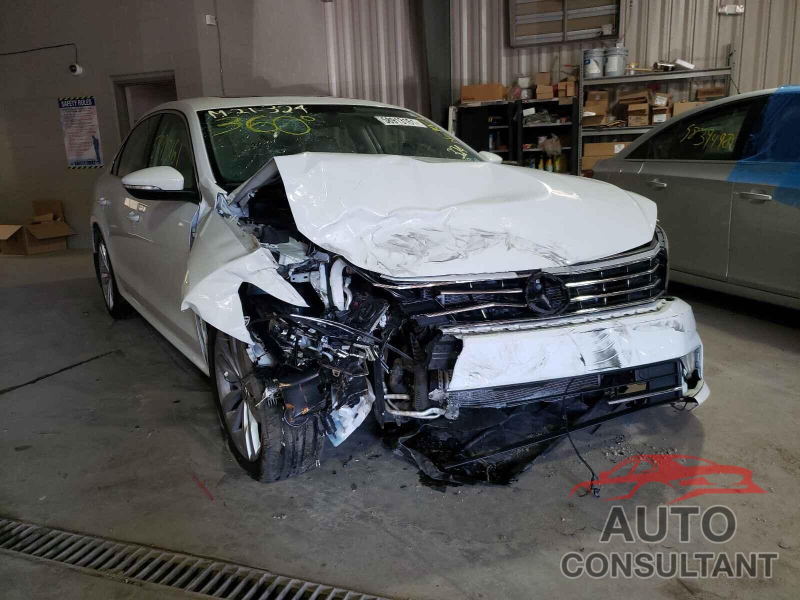 VOLKSWAGEN PASSAT 2018 - 1VWBA7A38JC008285