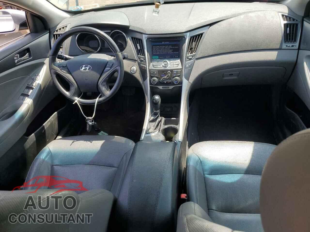 HYUNDAI SONATA 2012 - KMHEC4A47CA054475