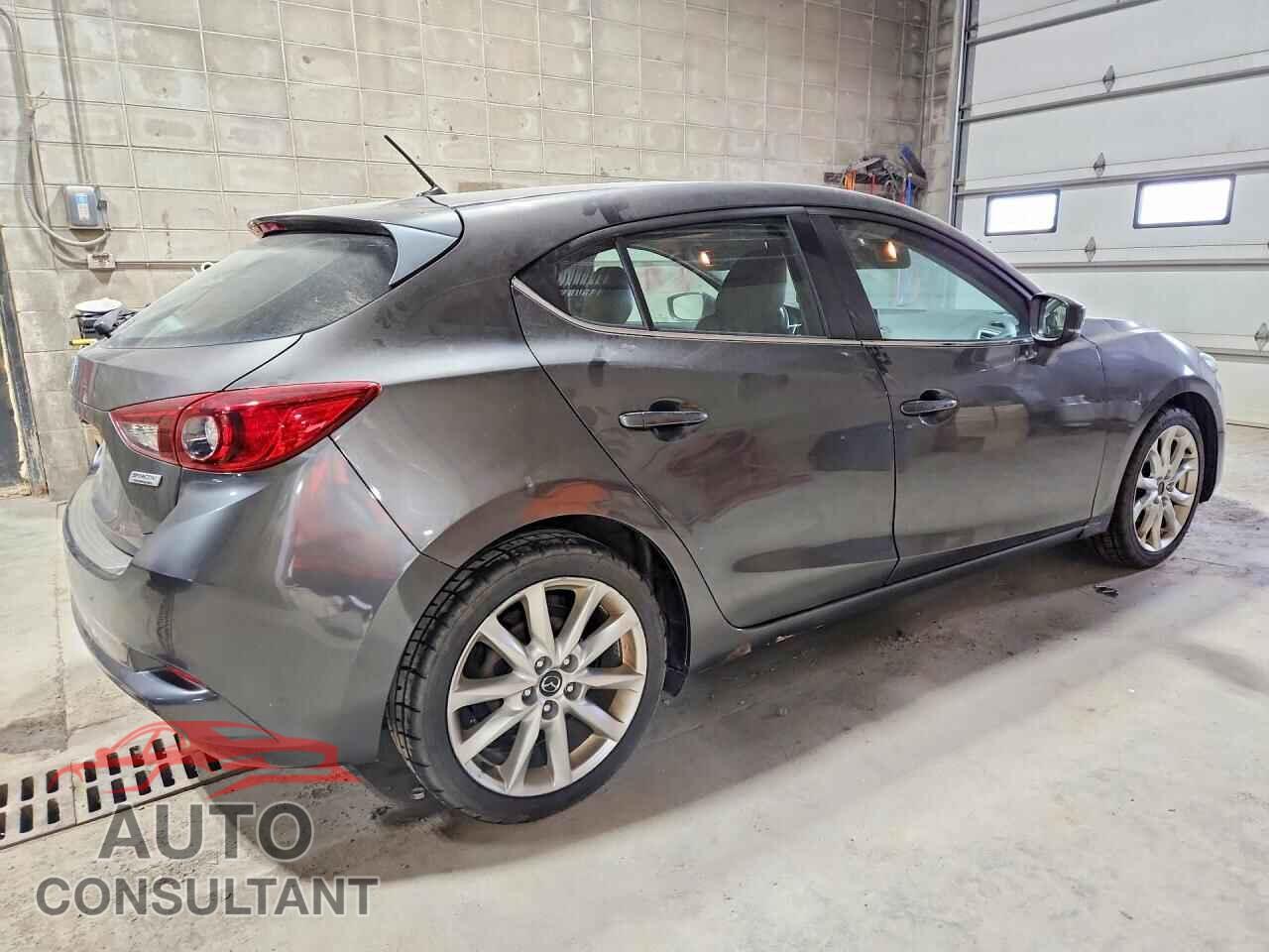MAZDA 3 2017 - 3MZBN1L39HM132427
