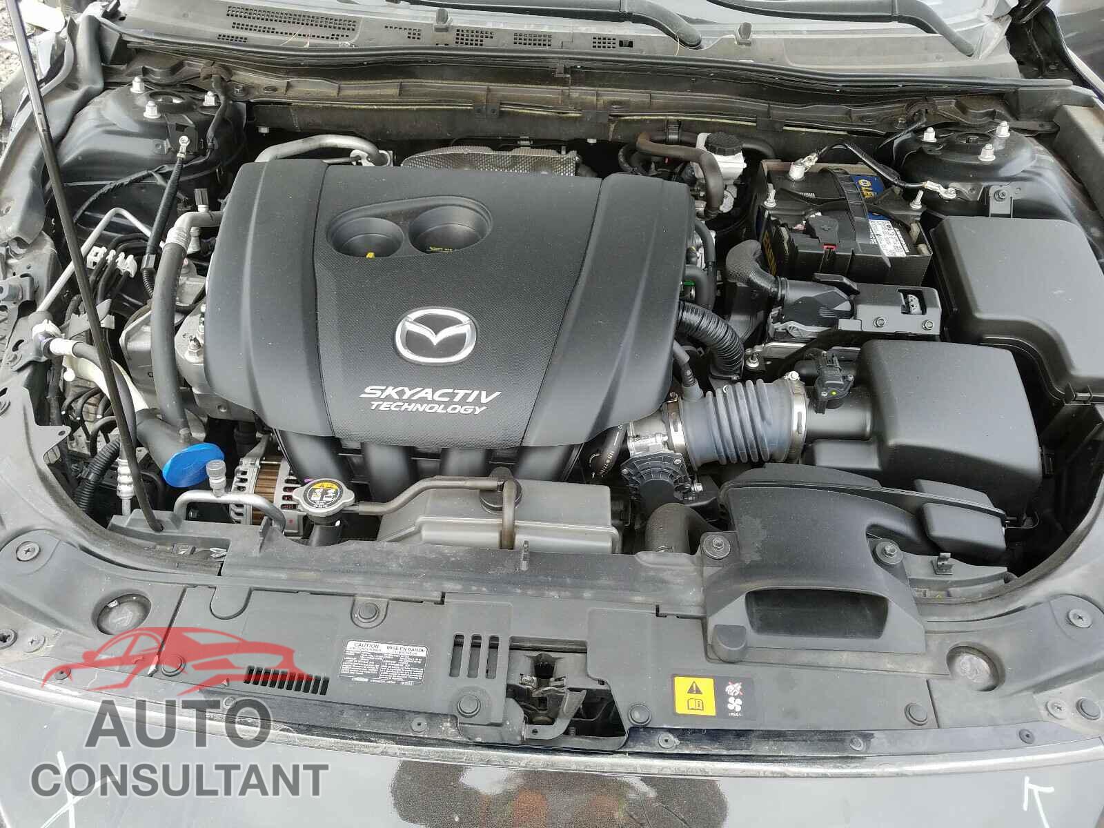 MAZDA 3 2018 - 3MZBN1V31JM201677