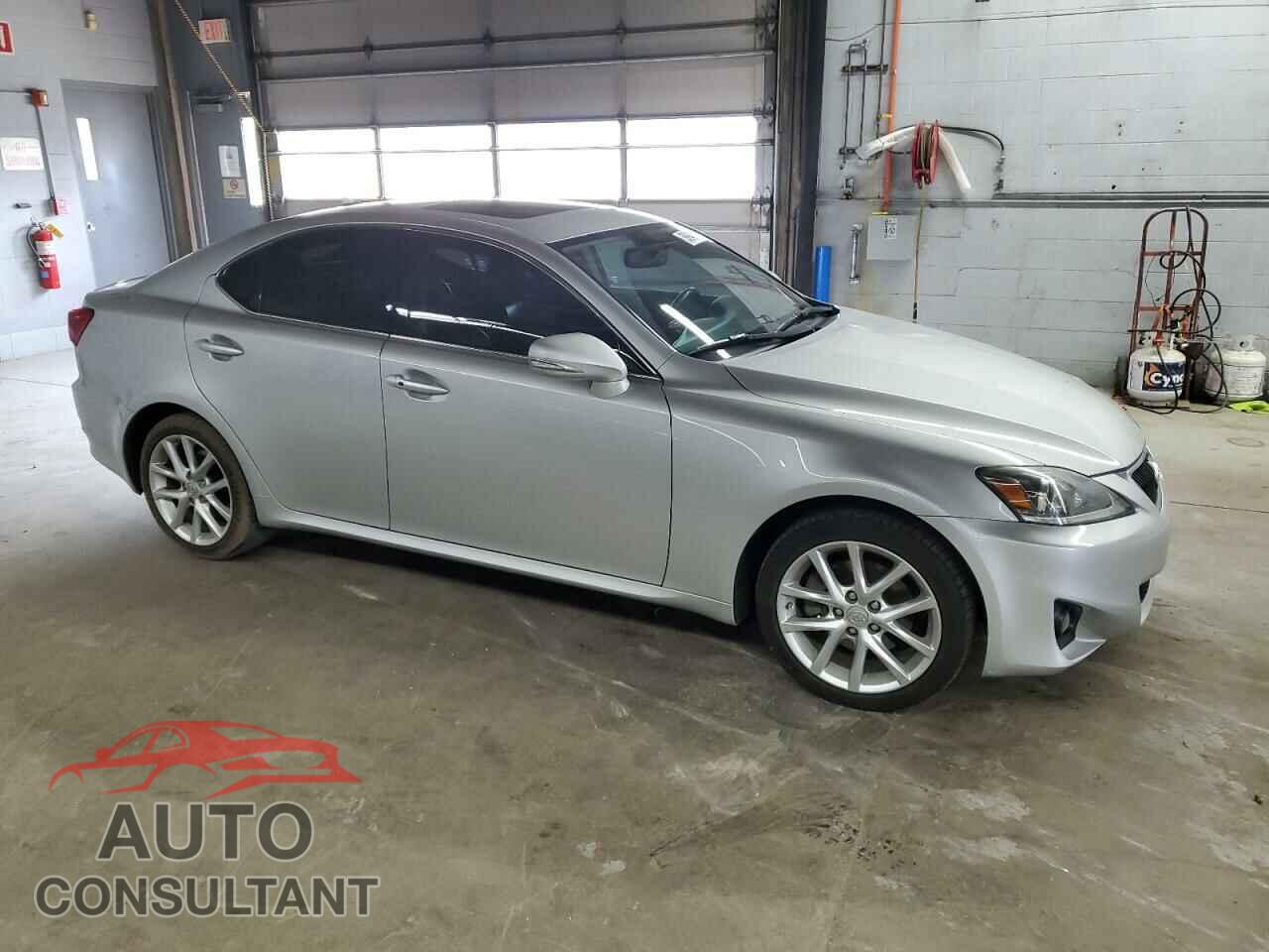 LEXUS IS 2012 - JTHCF5C24C5055014