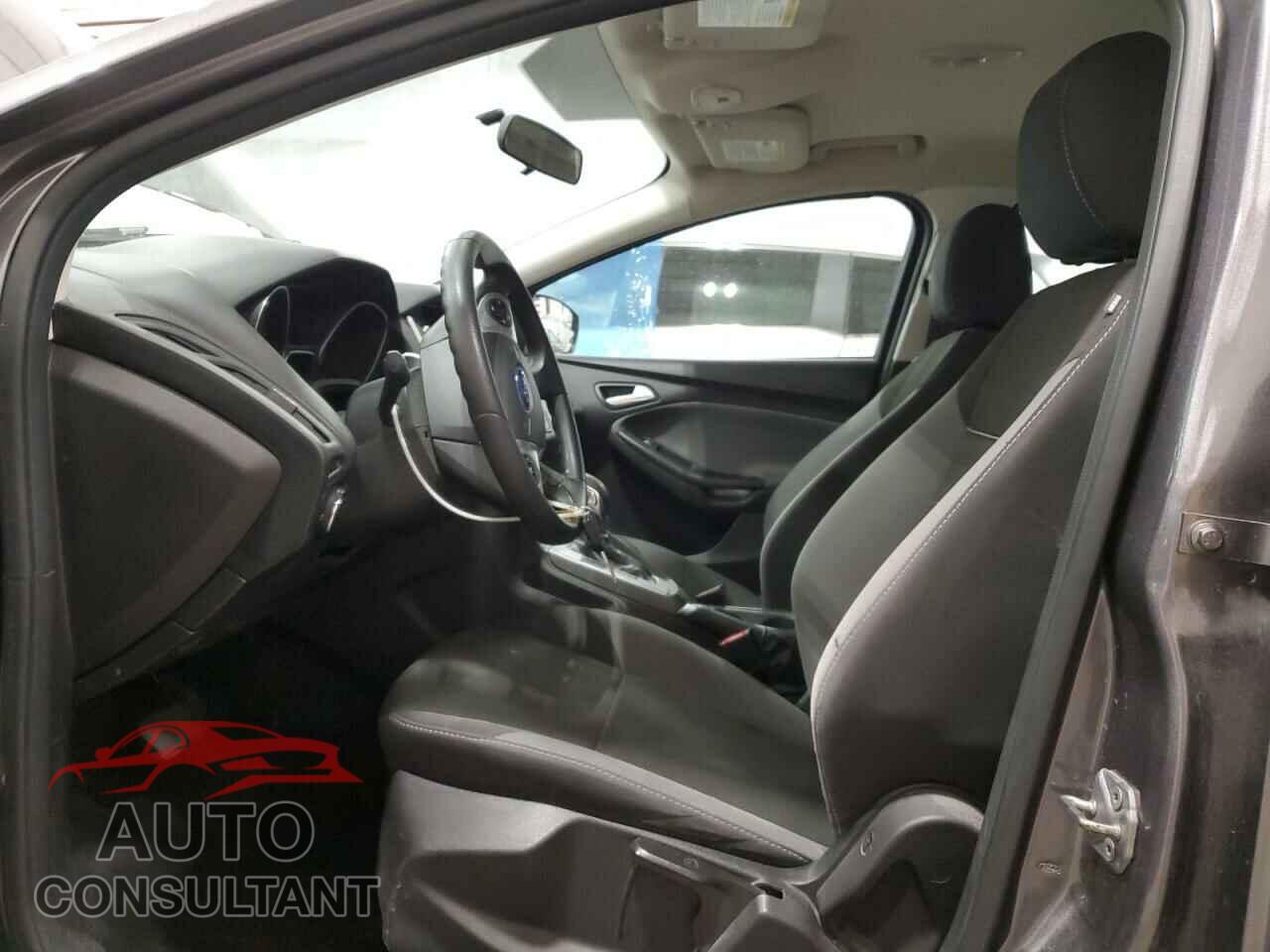 FORD FOCUS 2014 - 1FADP3K2XEL205186