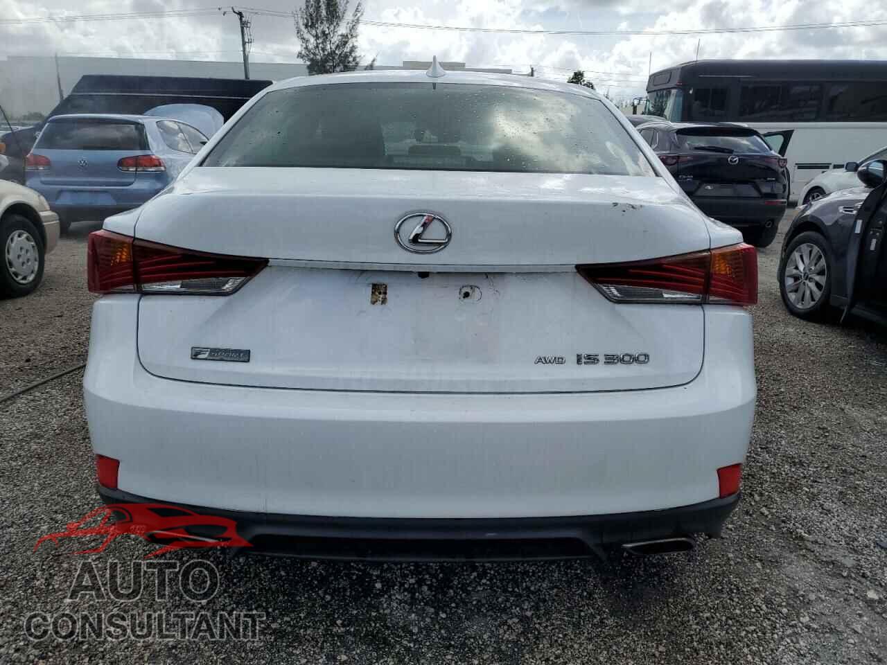 LEXUS IS 2018 - JTHC81D29J5031855