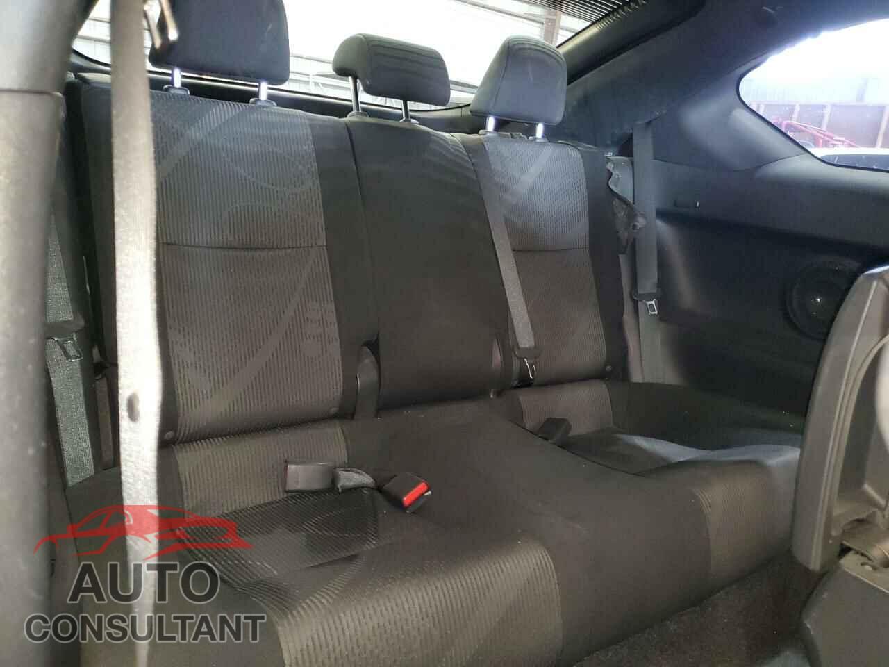 TOYOTA SCION 2011 - JTKJF5C72B3016784