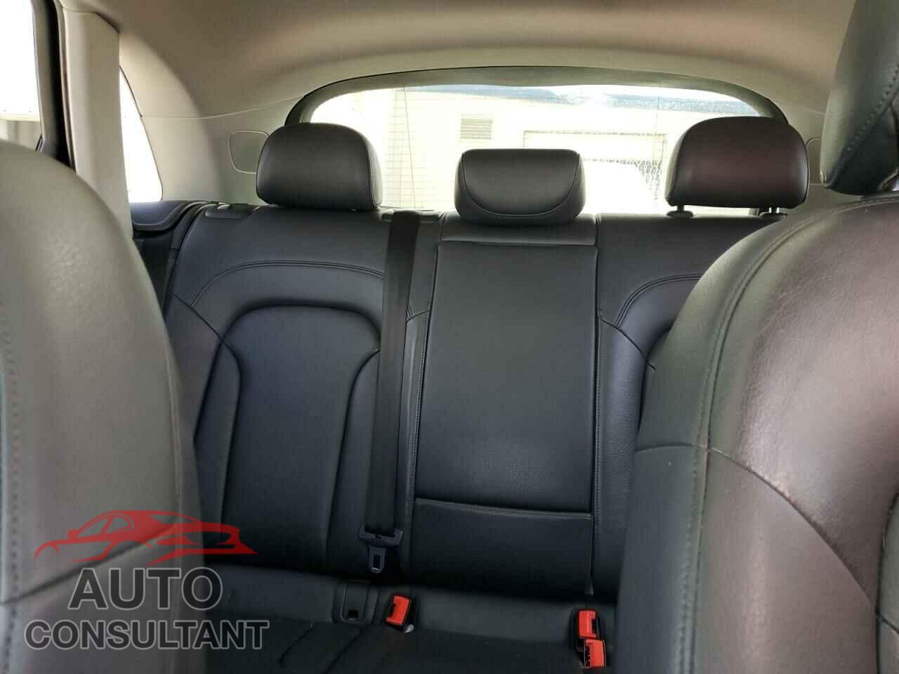 AUDI Q3 2015 - WA1EFCFSXFR005283