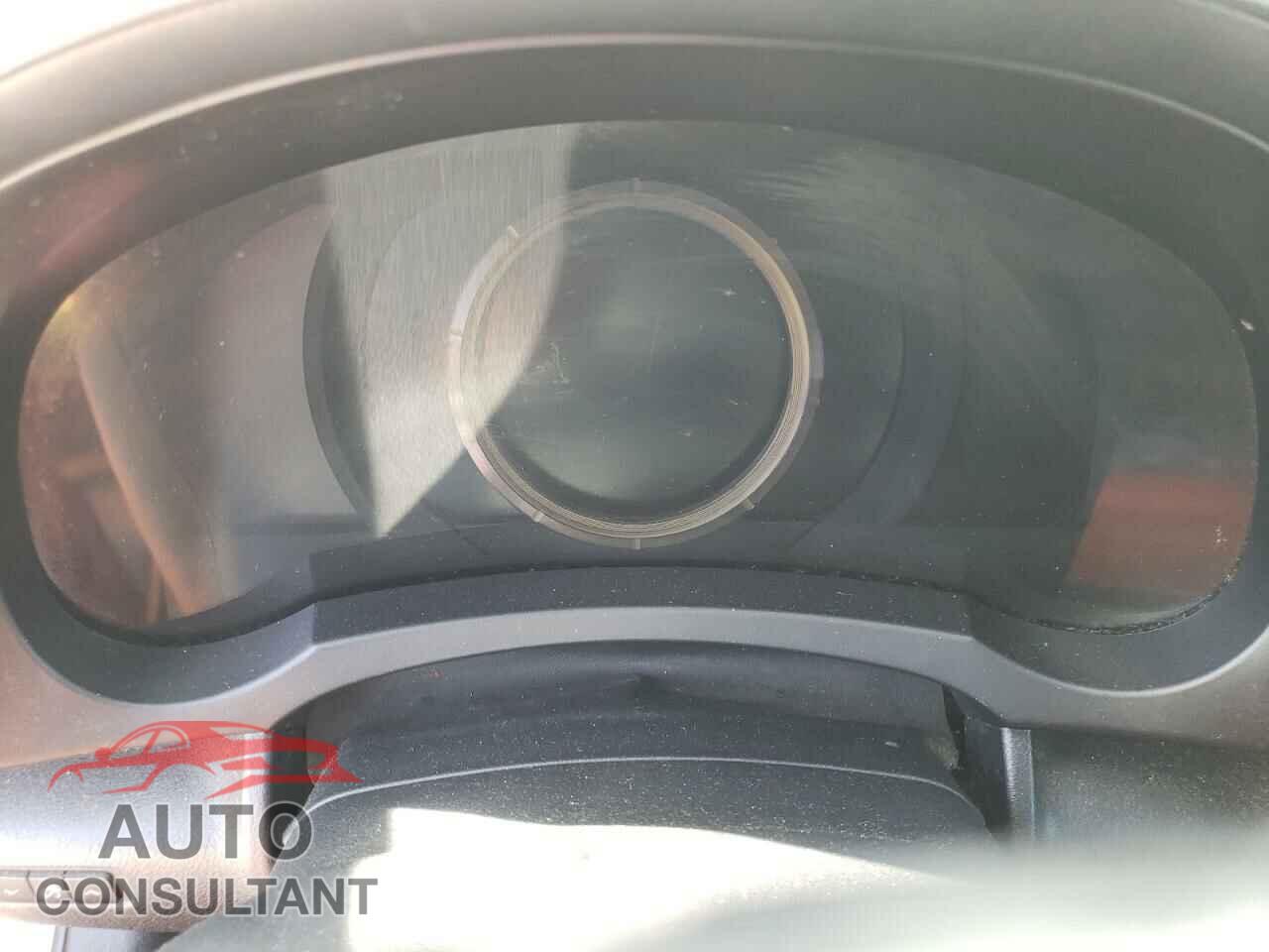 LEXUS IS 2017 - JTHBA1D25H5061767