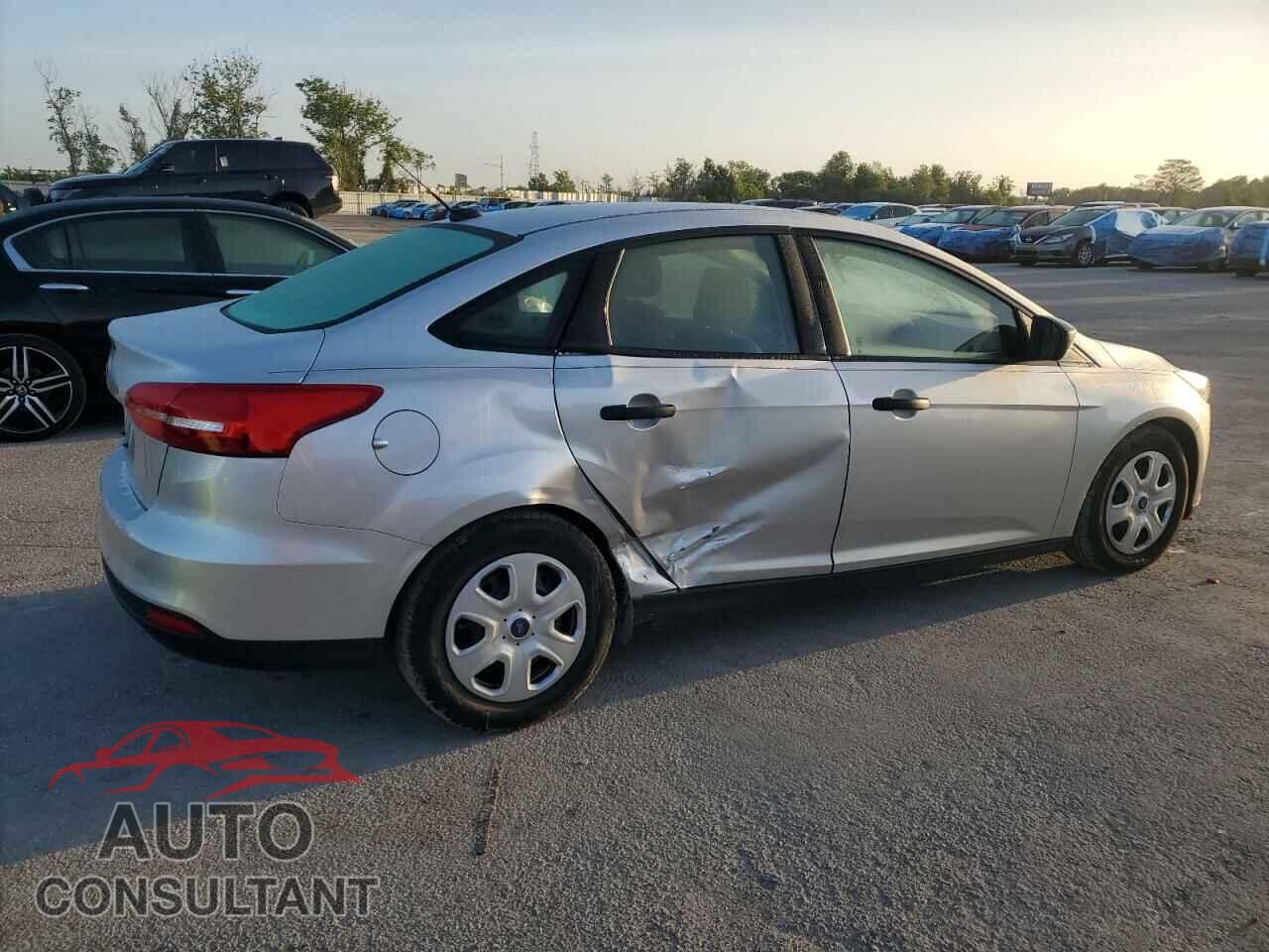 FORD FOCUS 2017 - 1FADP3E22HL282361