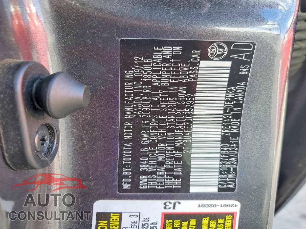 TOYOTA COROLLA 2013 - 2T1BU4EE7DC952952