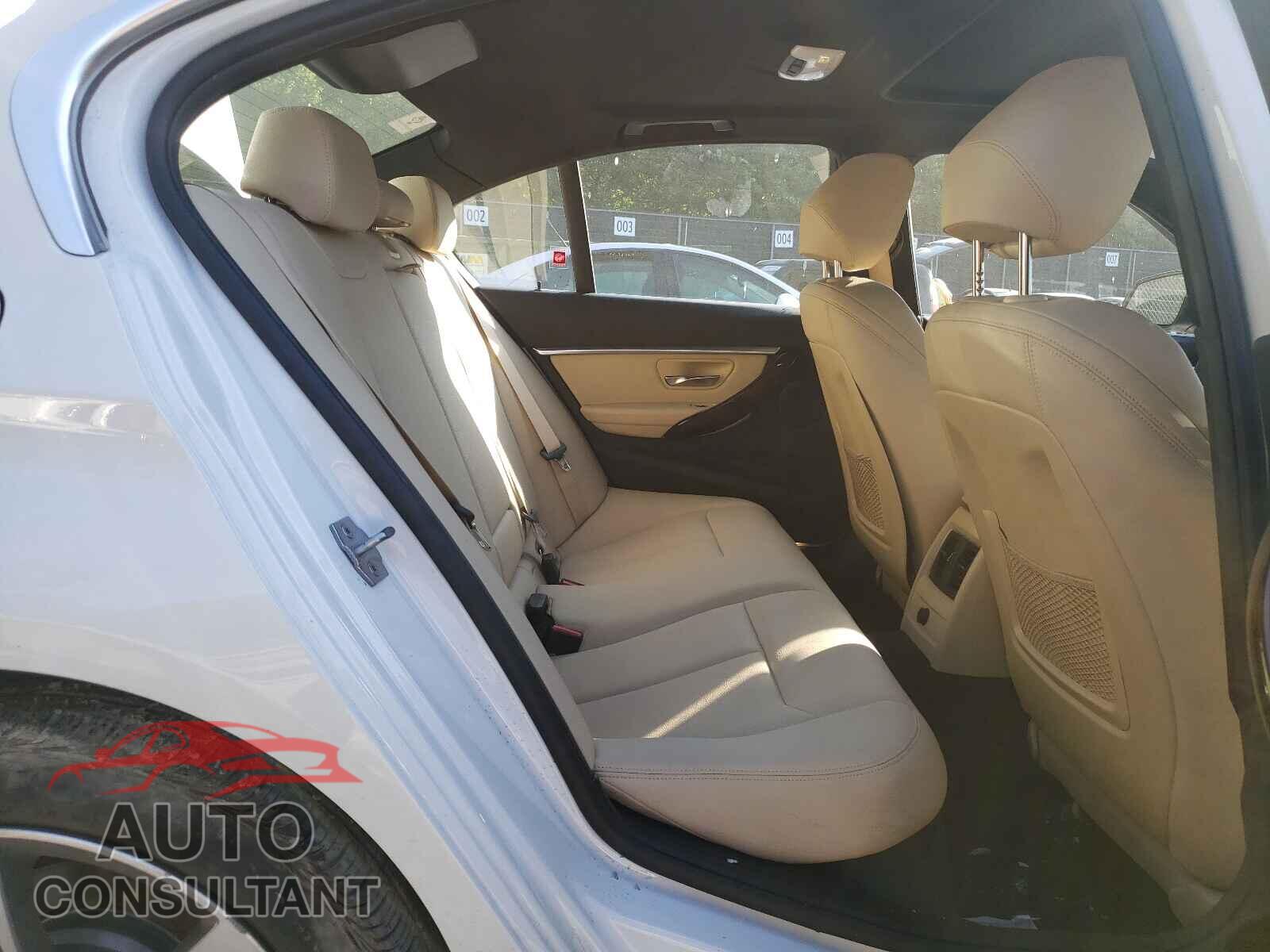 BMW 3 SERIES 2017 - WBA8D9C30HA011309