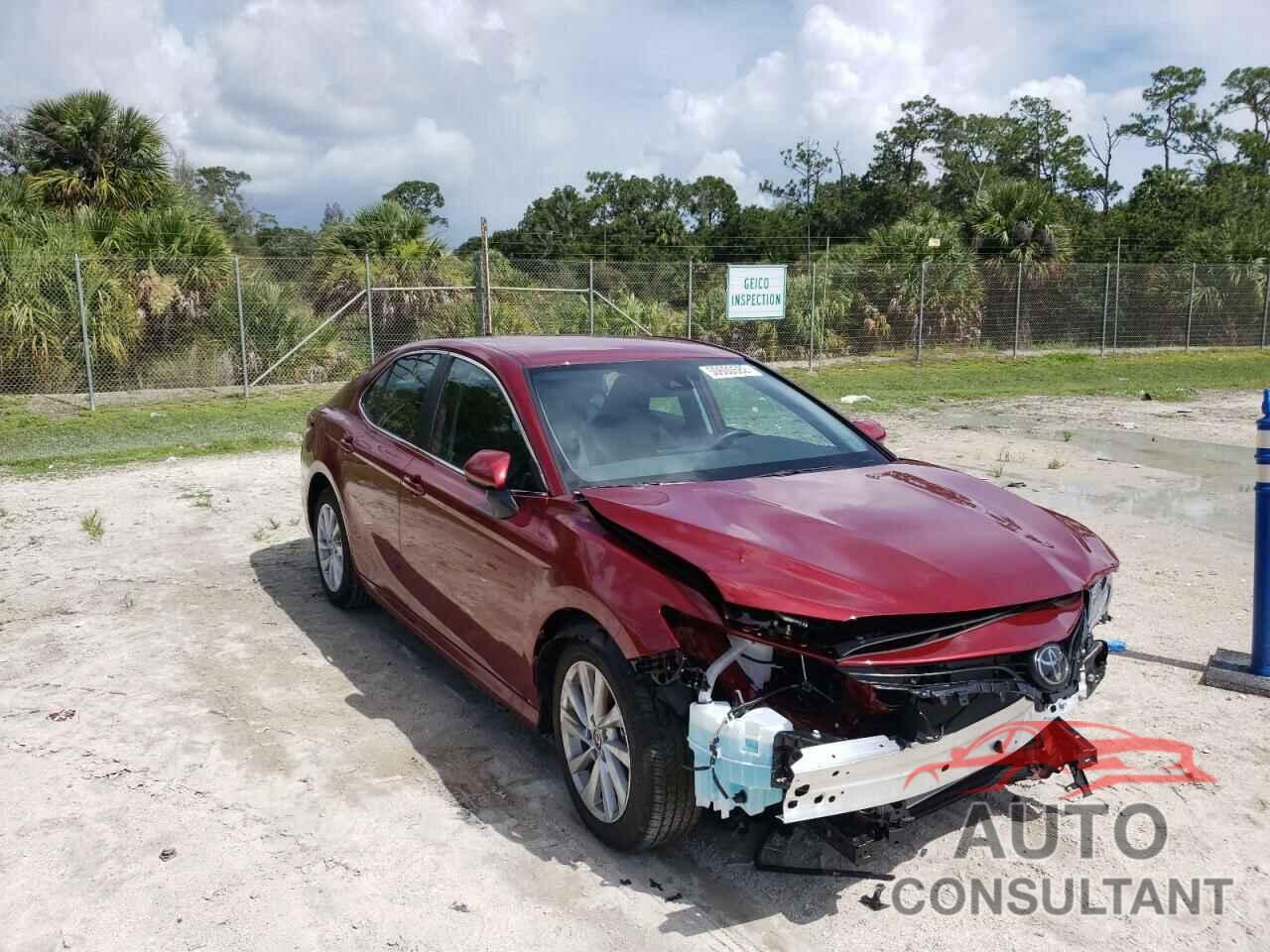 TOYOTA CAMRY 2022 - 4T1C11AK0NU688139