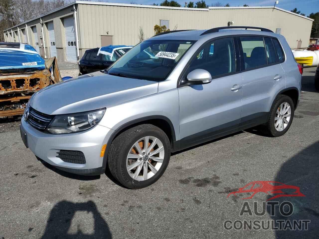 VOLKSWAGEN TIGUAN 2017 - WVGBV7AX0HK053081
