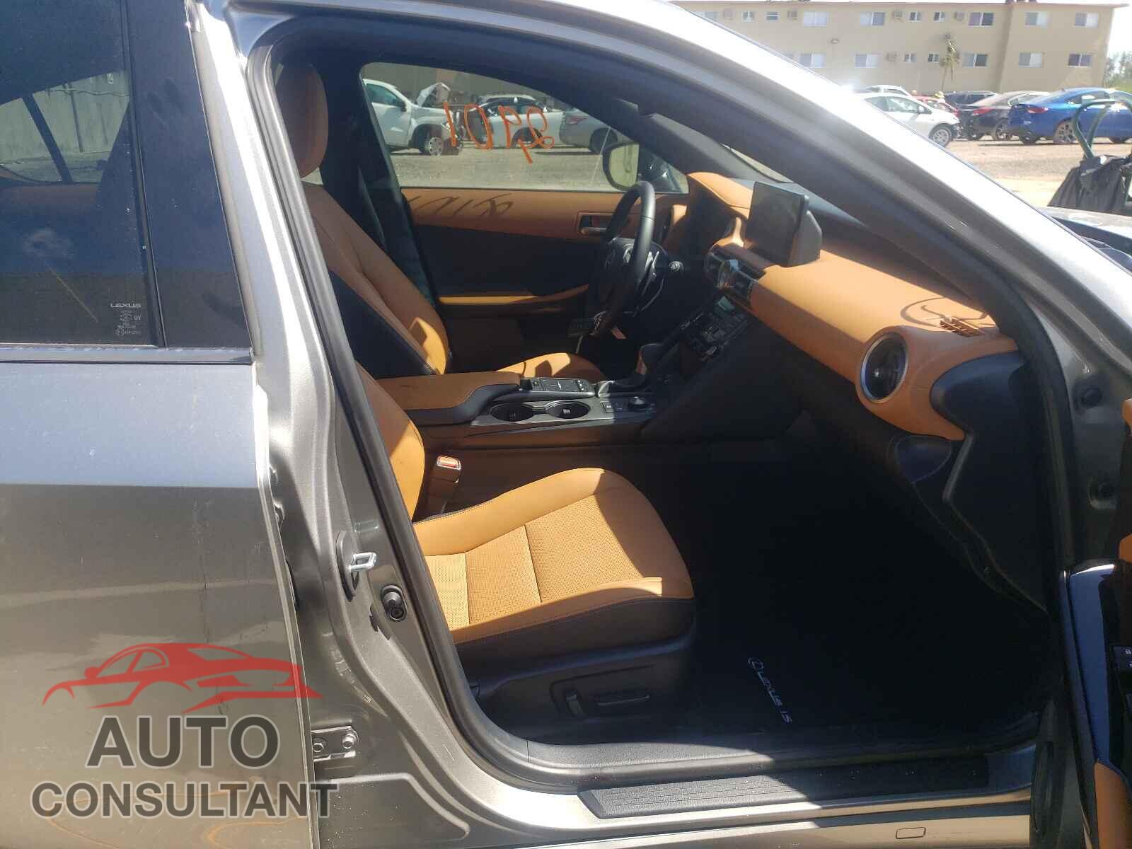 LEXUS IS 2021 - JTHCA1D2XM5110153
