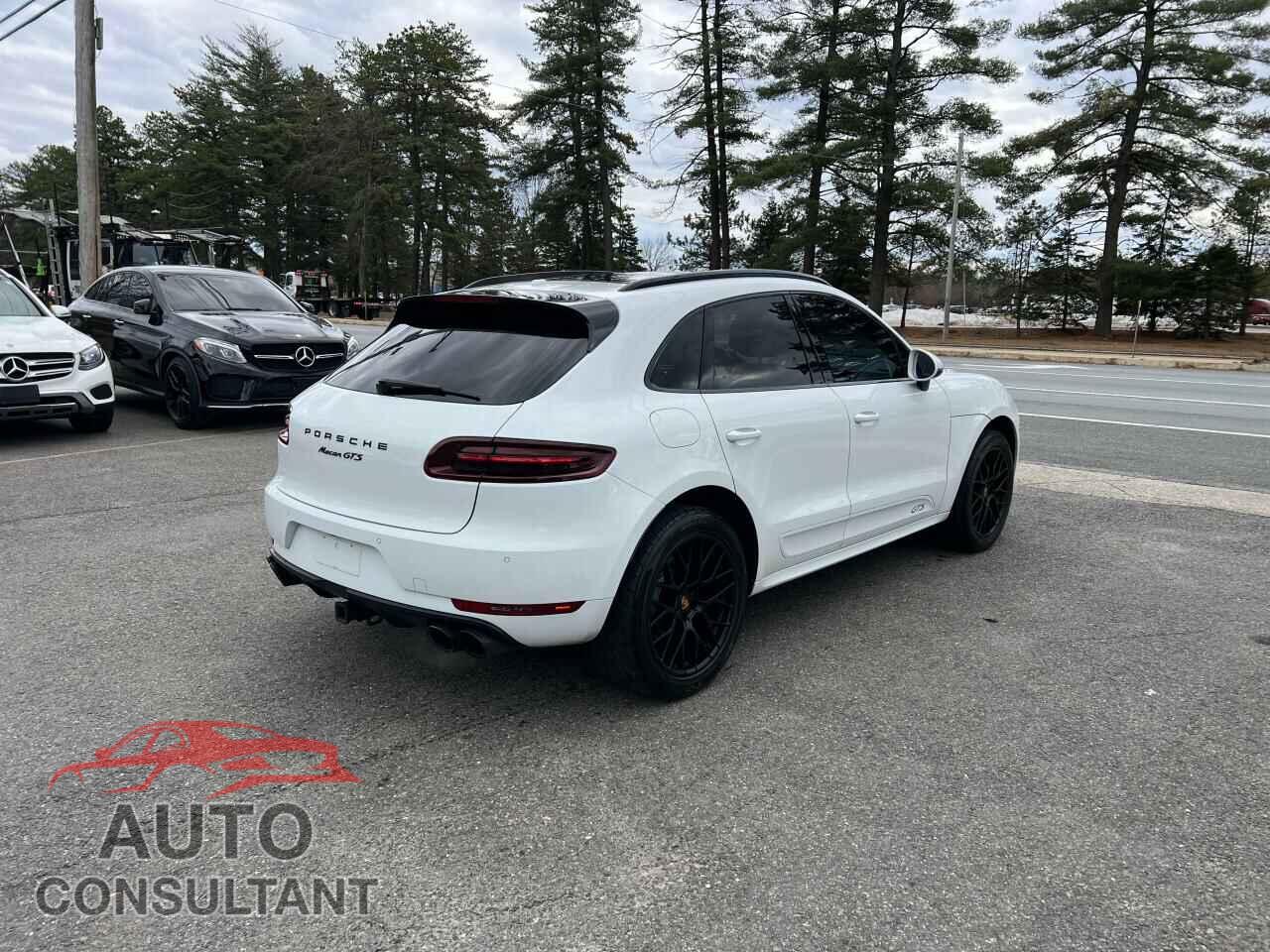 PORSCHE MACAN 2018 - WP1AG2A59JLB62195