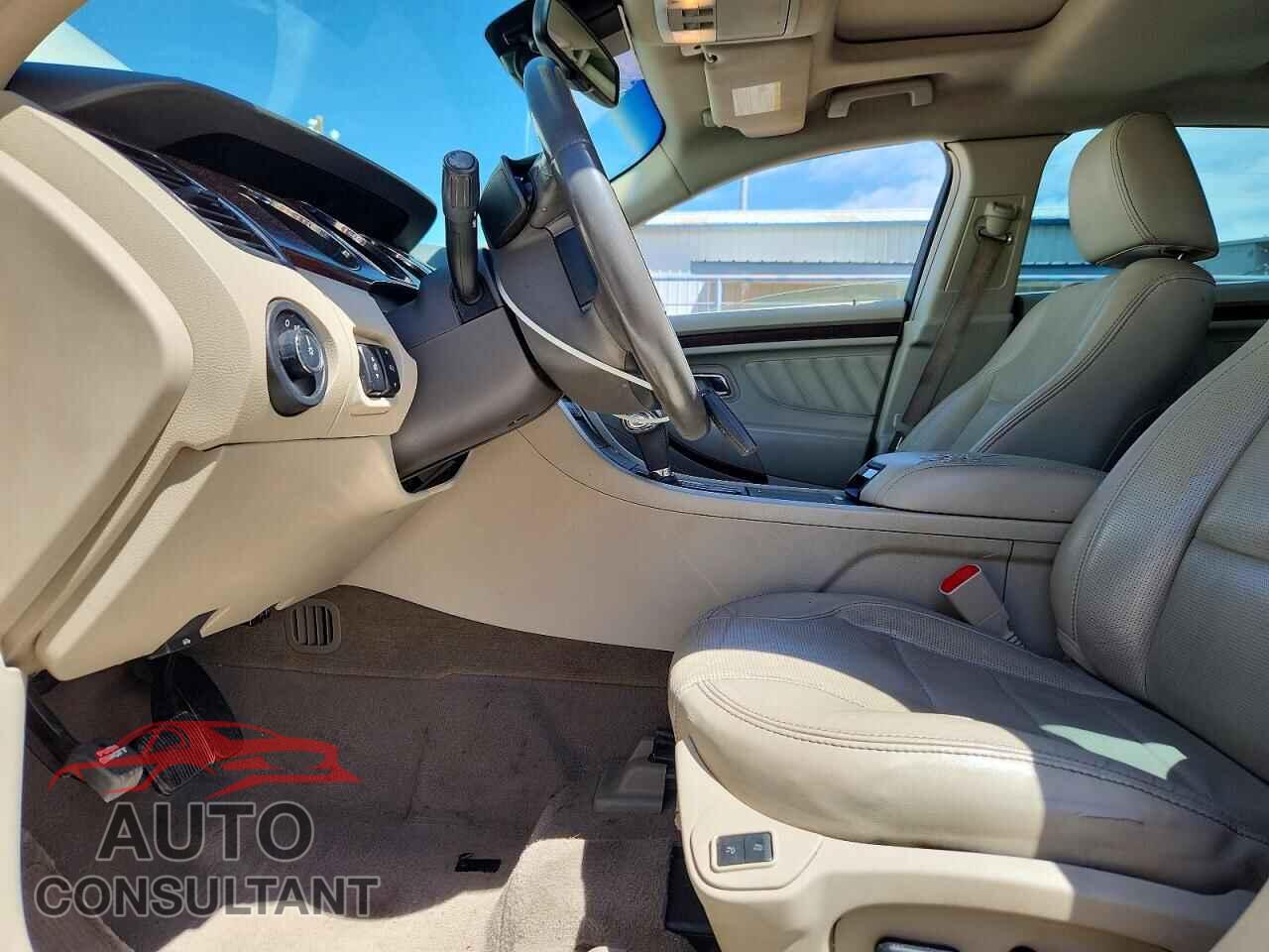 FORD TAURUS 2010 - 1FAHP2FW3AG126020