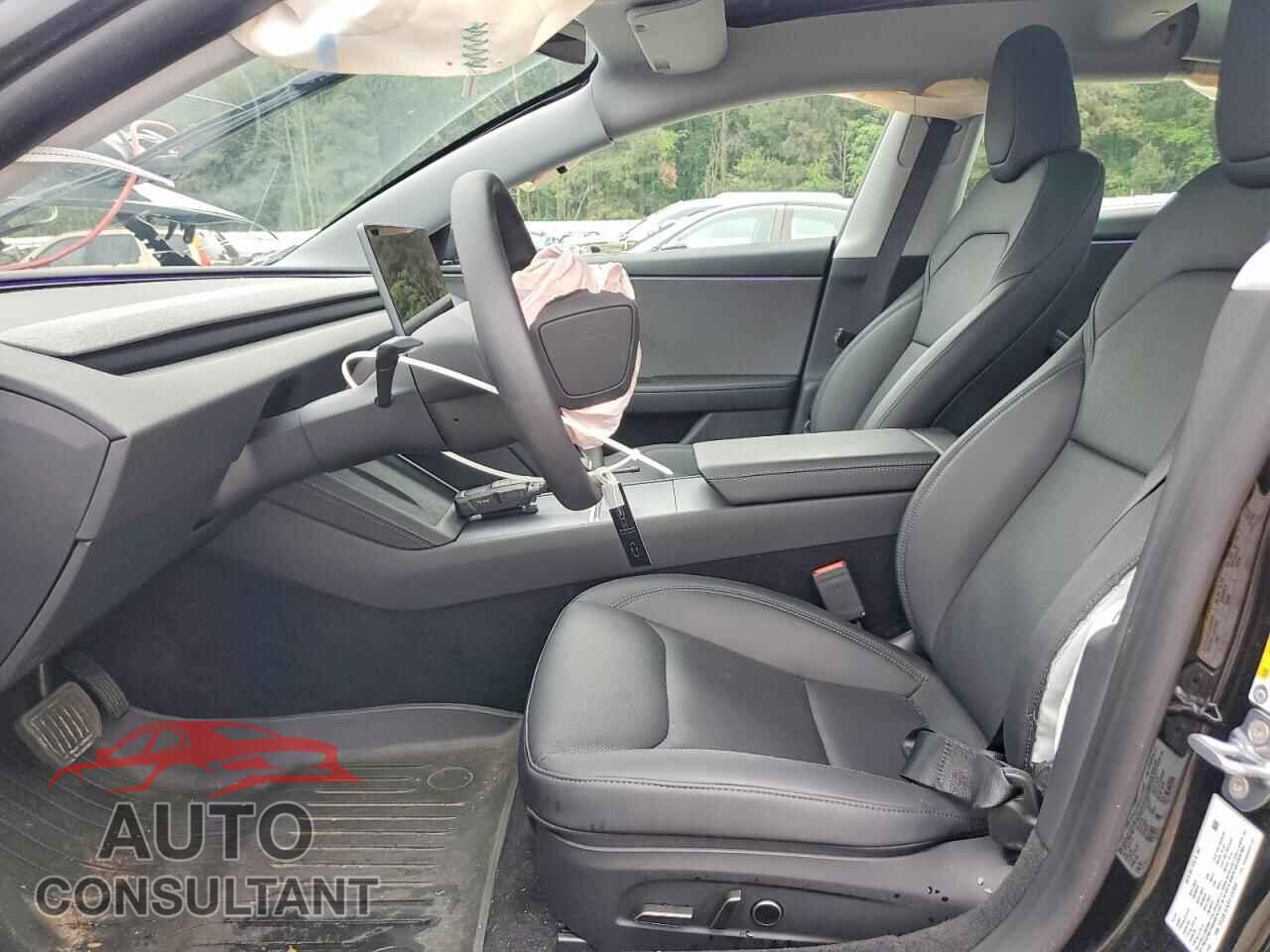 TESLA MODEL 3 2026 - 5YJ3E1EA3TF137056
