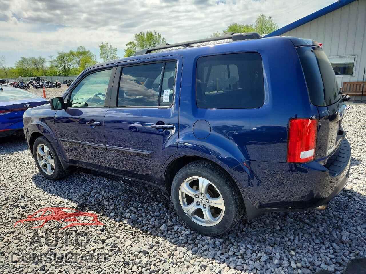 HONDA PILOT 2015 - 5FNYF4H53FB044108