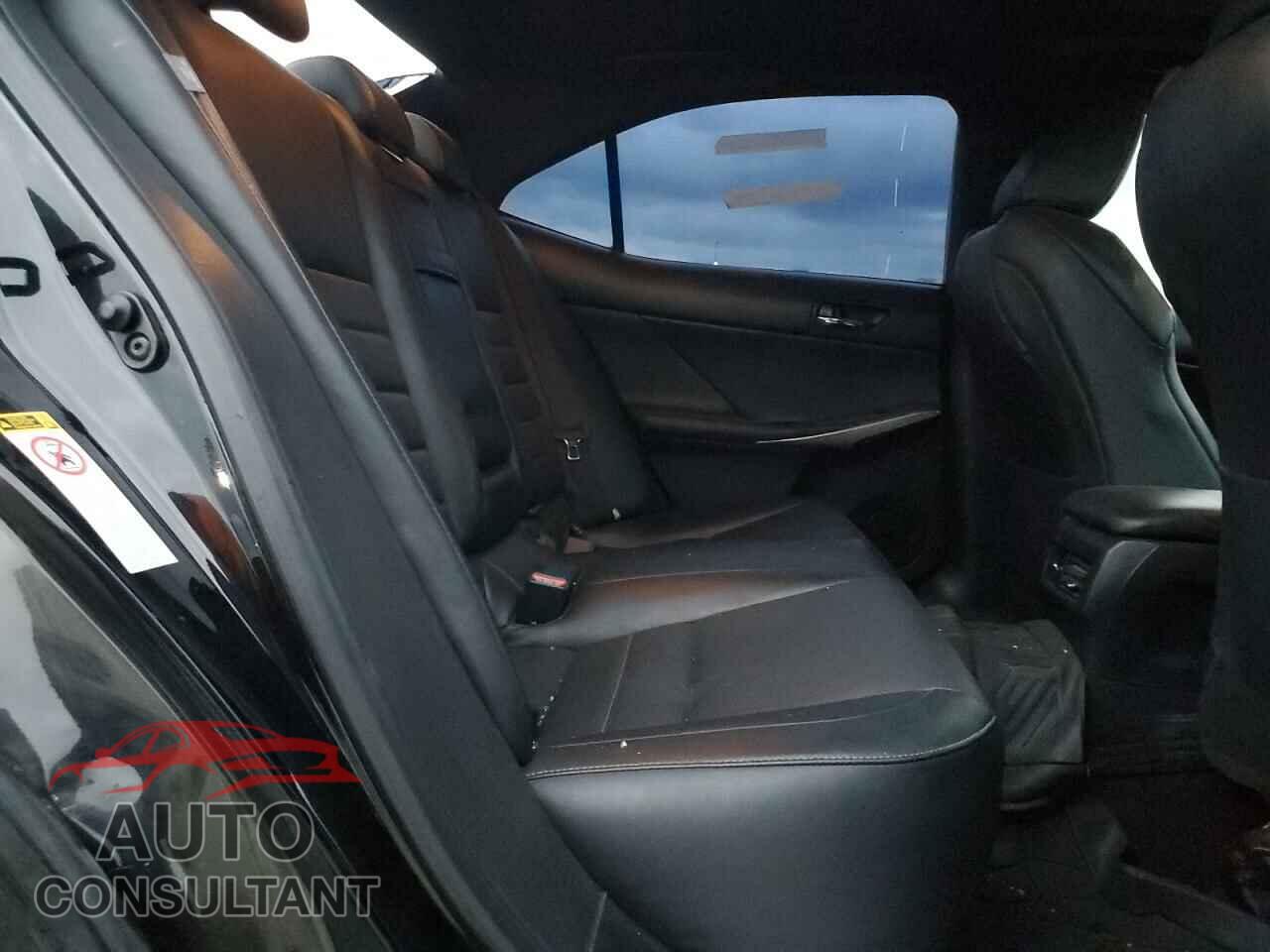 LEXUS IS 2015 - JTHBF1D25F5067115