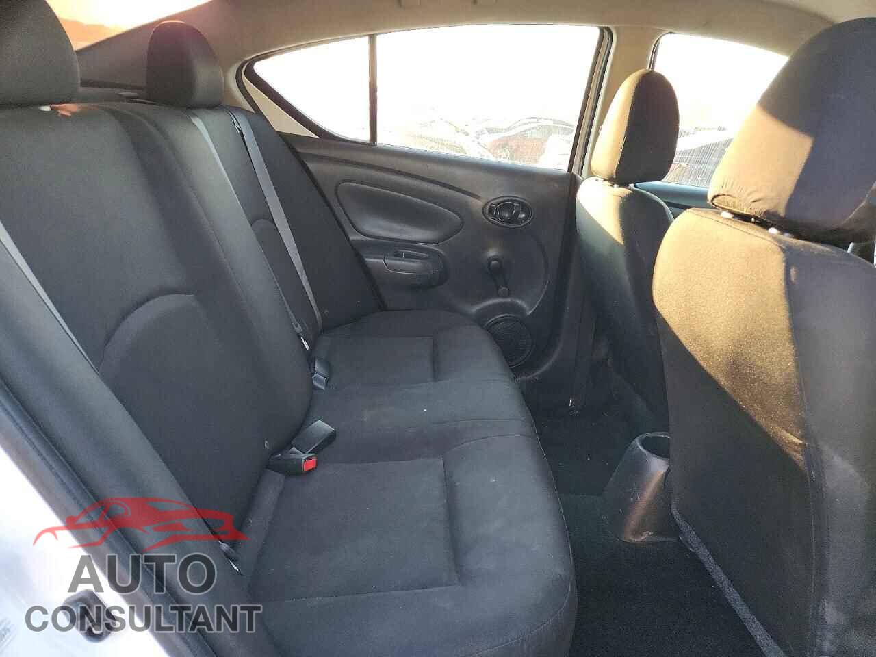 NISSAN VERSA 2019 - 3N1CN7AP2KL830975