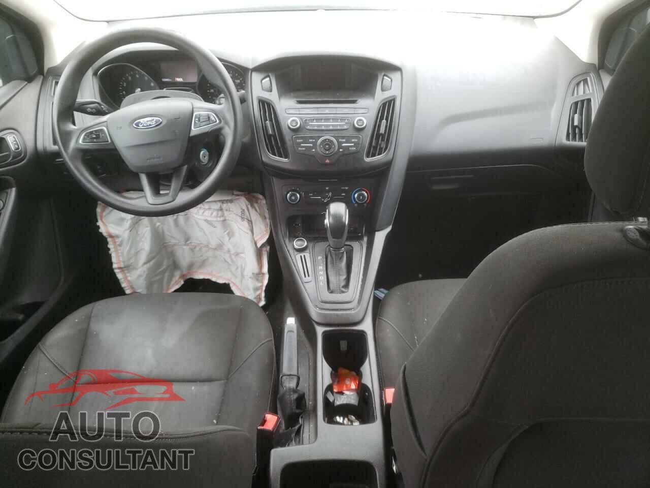 FORD FOCUS 2017 - 1FADP3E21HL269066