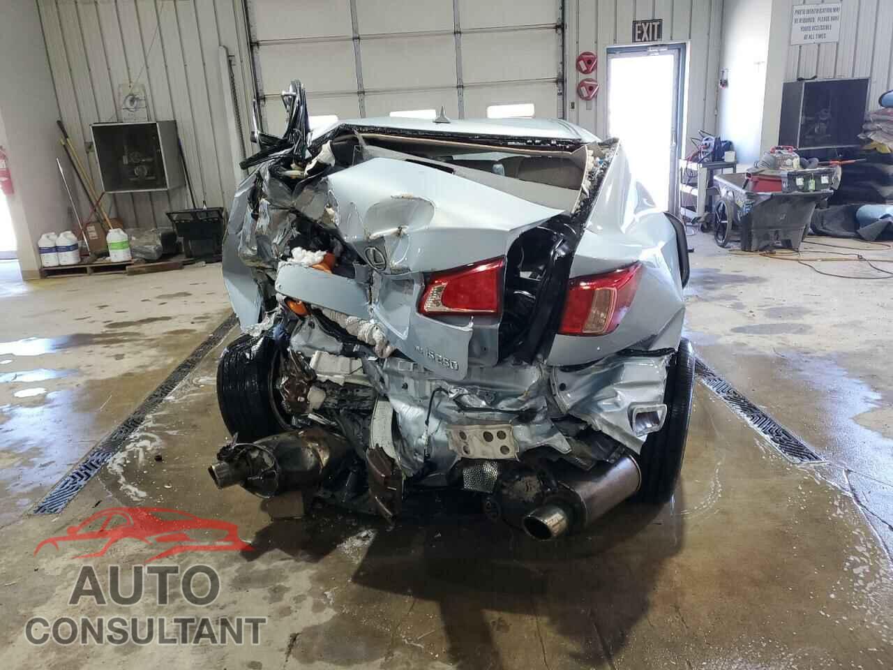 LEXUS IS 2011 - JTHCF5C25B5051200