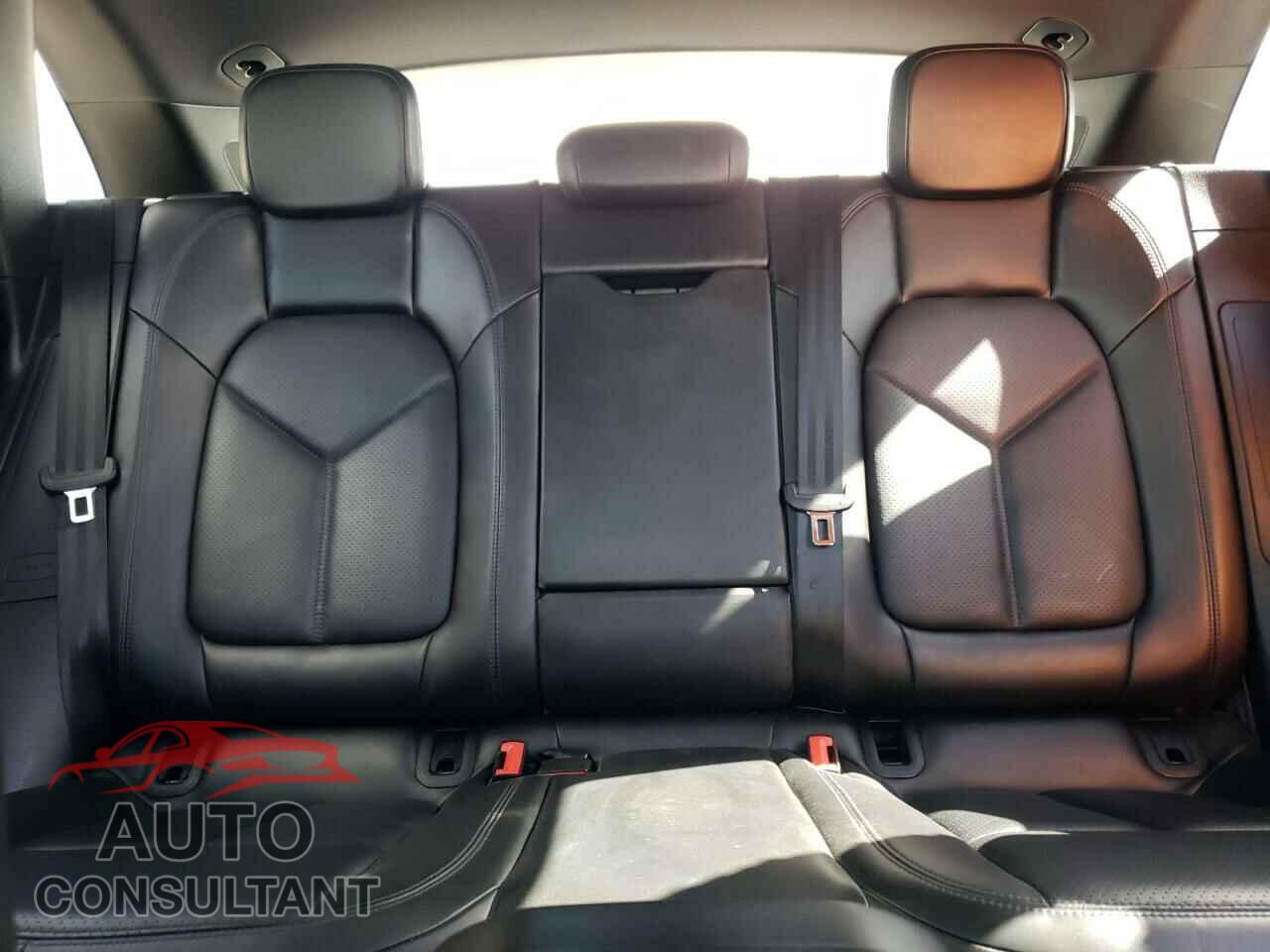 PORSCHE MACAN 2018 - WP1AB2A5XJLB33030
