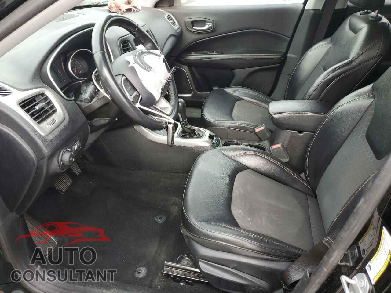 JEEP COMPASS 2019 - 3C4NJDBB8KT599275