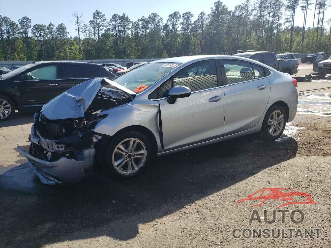 CHEVROLET CRUZE 2018 - 1G1BE5SM8J7138152