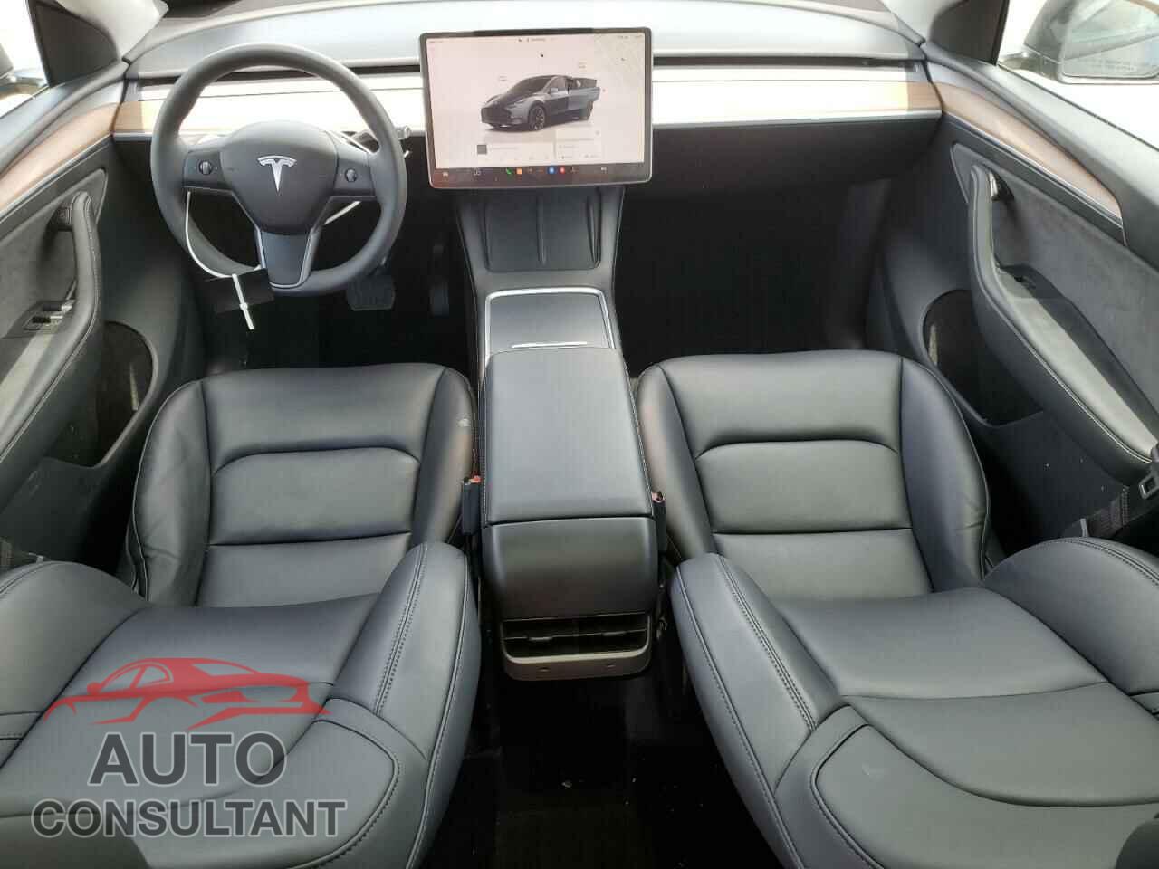TESLA MODEL Y 2024 - 7SAYGAEE5RF088151