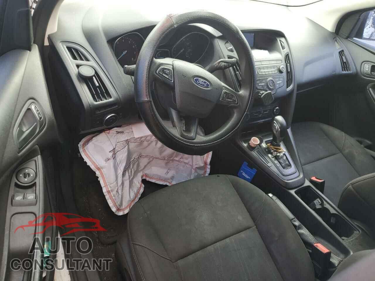 FORD FOCUS 2018 - 1FADP3E25JL307761