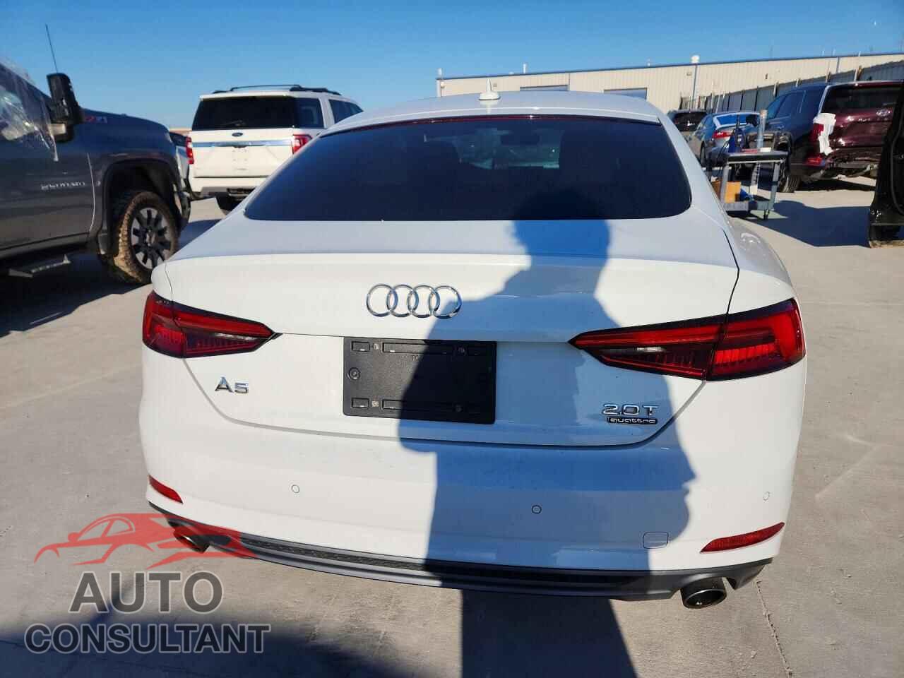 AUDI A5 2018 - WAUENCF57JA008164
