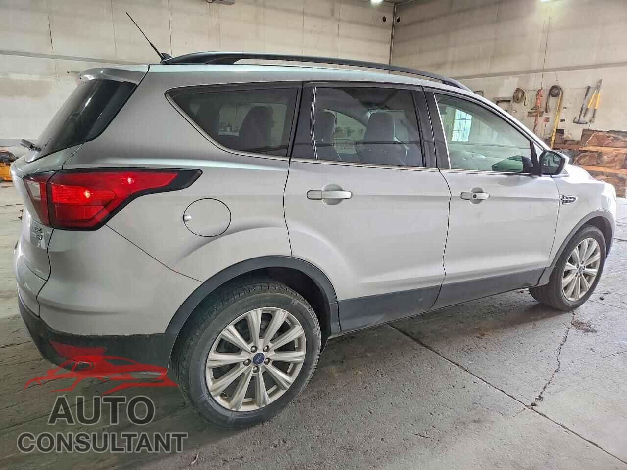 FORD ESCAPE 2019 - 1FMCU9HD8KUA70334