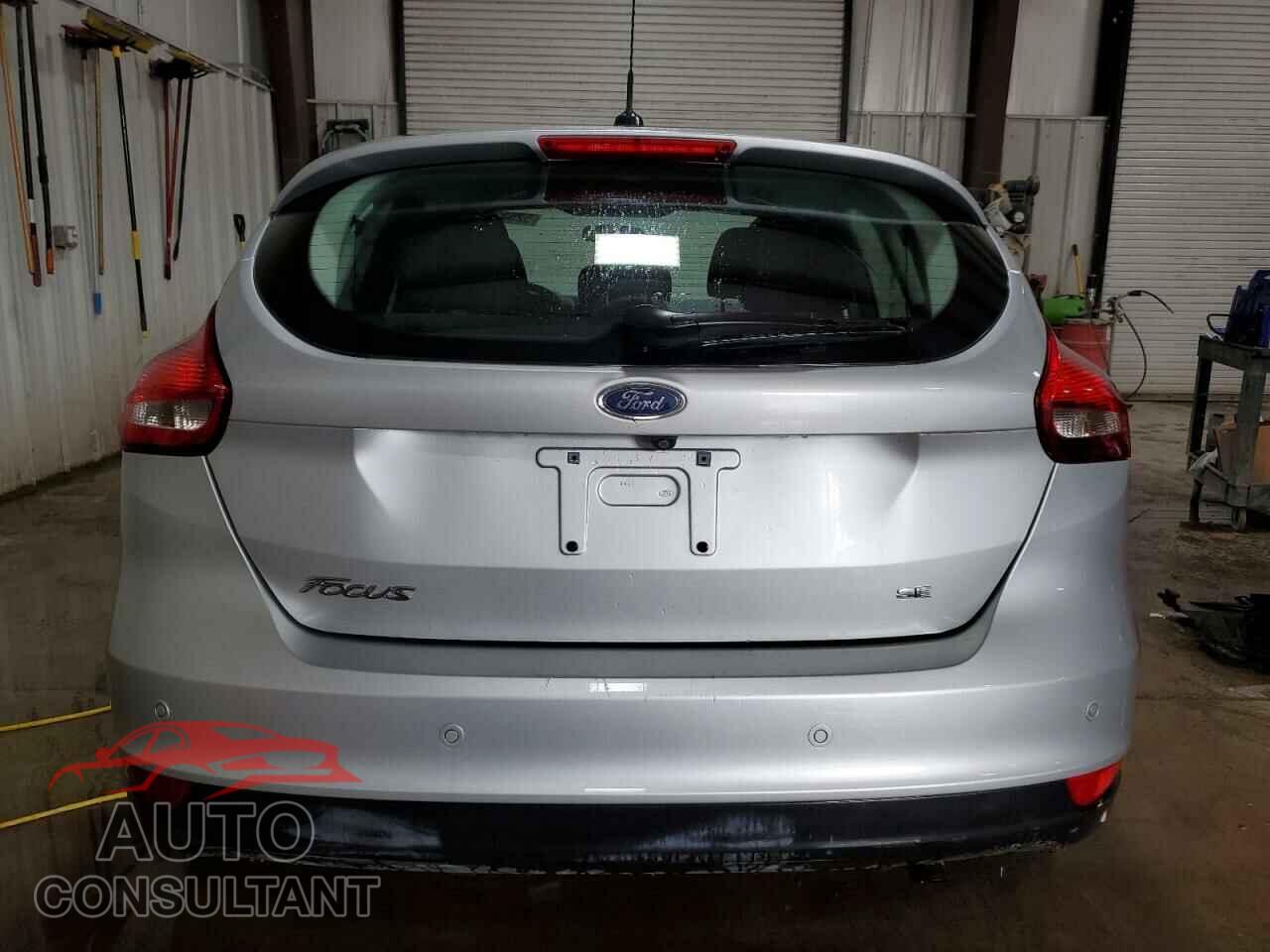 FORD FOCUS 2015 - 1FADP3K22FL350627