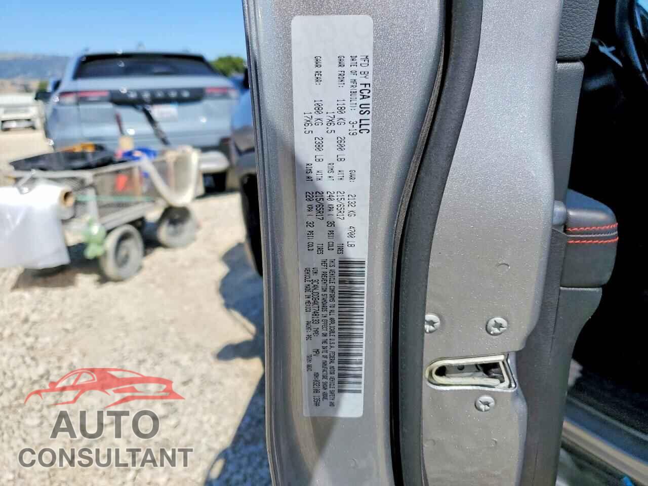 JEEP COMPASS 2019 - 3C4NJDDB4KT748133