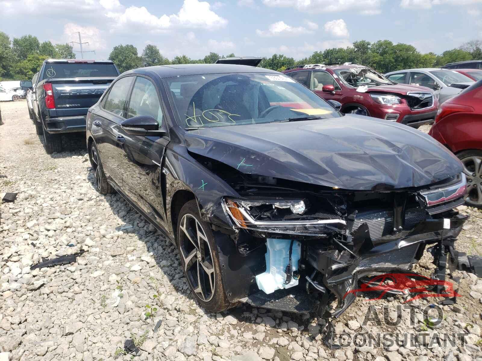 VOLKSWAGEN PASSAT 2021 - 1VWMA7A37MC013250