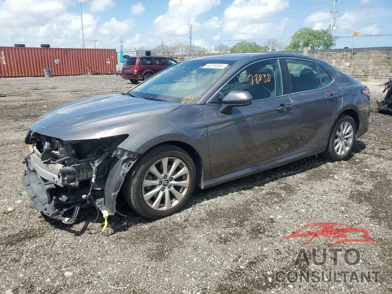 TOYOTA CAMRY 2018 - 4T1B11HK3JU526016